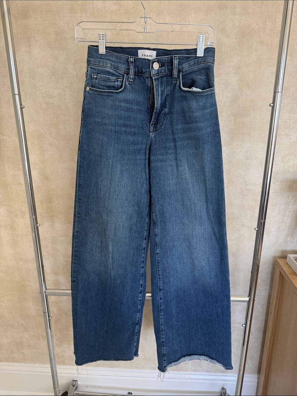 Frame Denim Wide-Leg High-Rise Jeans in Dark Blue Wash style: Le Slum Palazzo